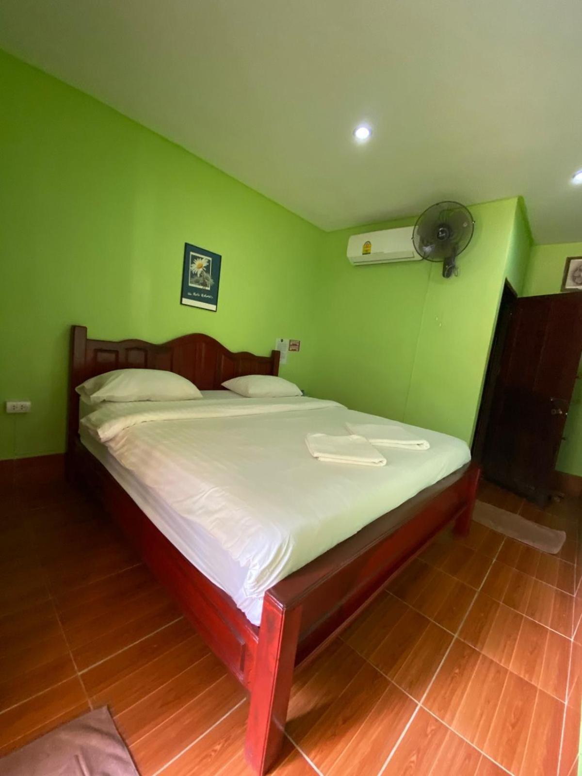Letana Guesthouse Ban O Buitenkant foto